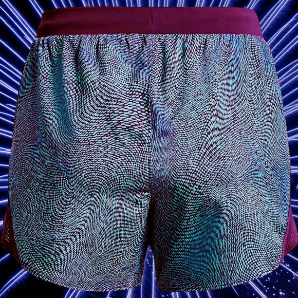 NWT Under Armour ‘Fly-By 2.0 Printed Shorts’ in “Reflective Sonar Blue” Size M - Picture 2 of 15